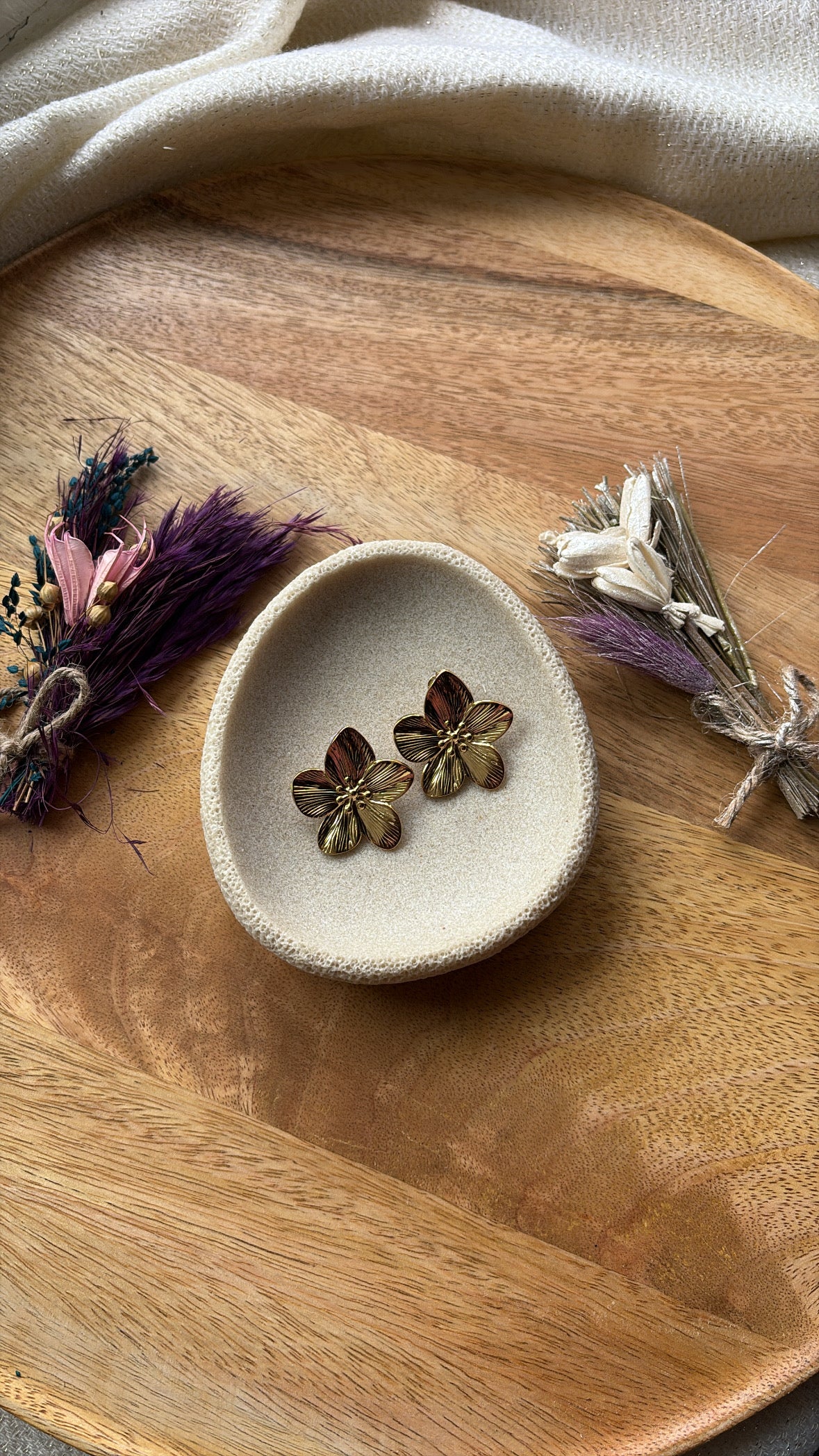 Boucle d'oreille fleur doré