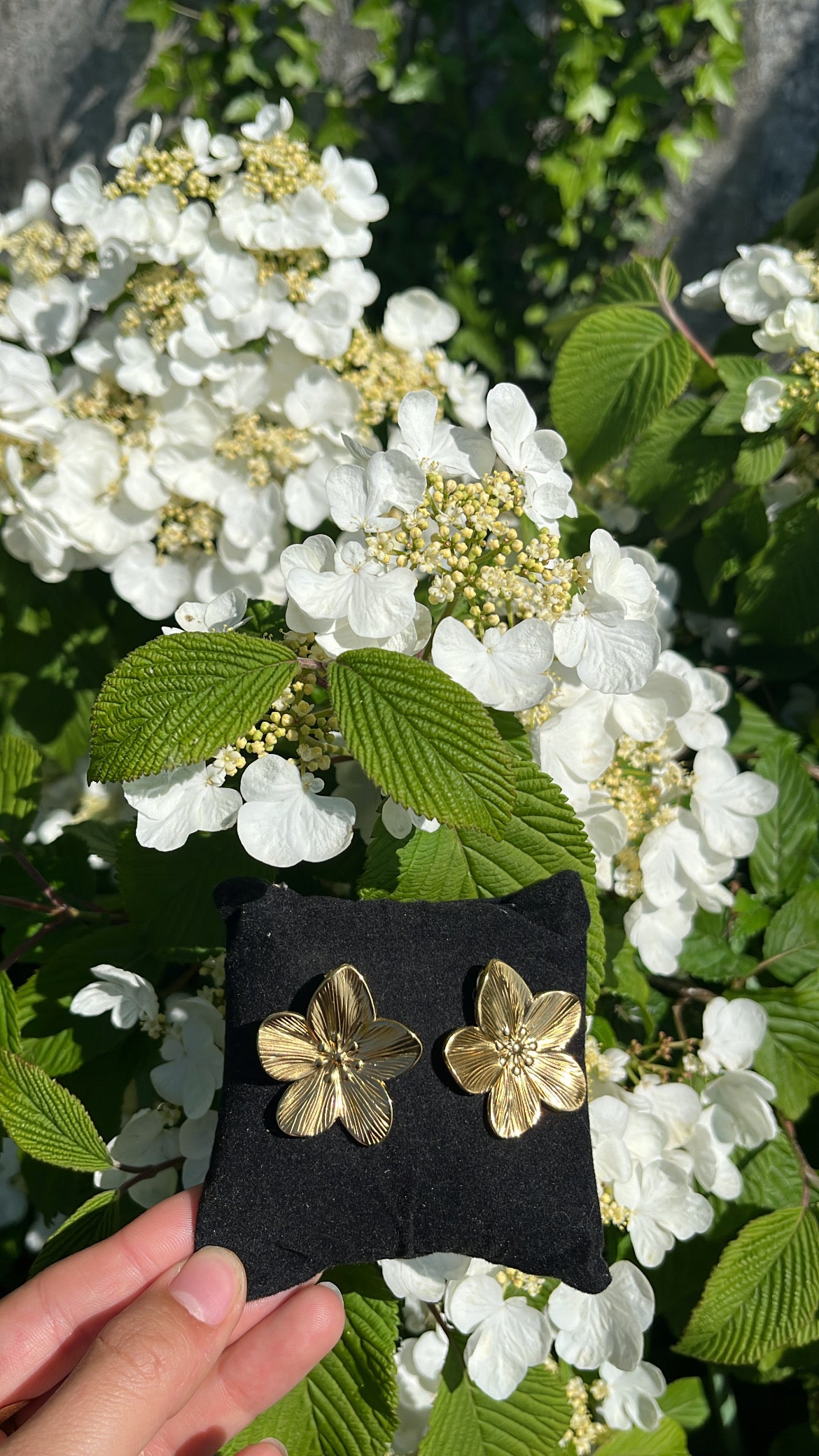 boucle d'oreille fleur doré