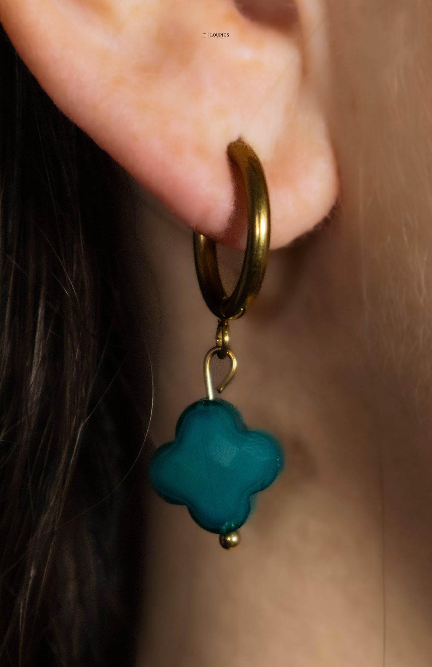 Boucle d’oreille trèfle perlée