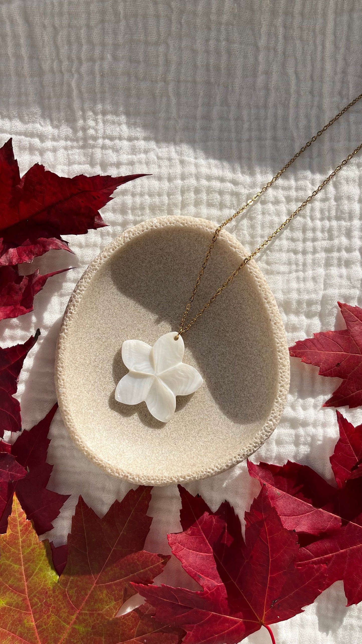 collier fleur de Nacre